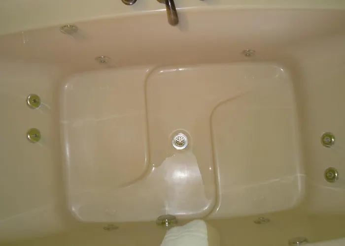 Spillway Motel 2*